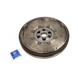 Zestaw sprzęgła z kołem dwum. i łożyskiem wyc. (228mm) pasuje do: VW MULTIVAN V, TRANSPORTER V 1.9D 04.03-11.09